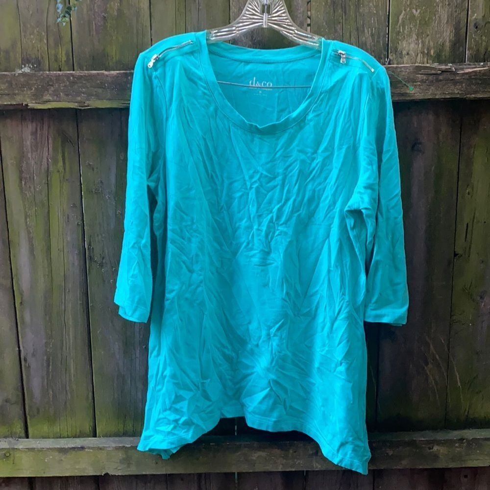 Denim & Company mint green top sz. M